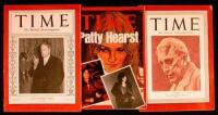 Lot of approx. 32 magazines and periodicals relating to William Randolph Hearst, his newspapers, his family, etc.
