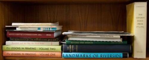 Shelf lot of mostly Americana
