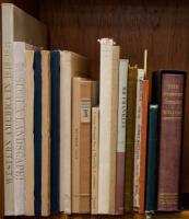 Shelf of miscellaneous Americana titles