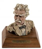 Sculptural bust of the author Samuel Clemens