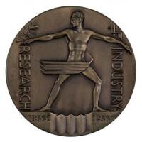 Bronze Art Deco Medallion for the 1933 Chicago World's Fair, with original leather case