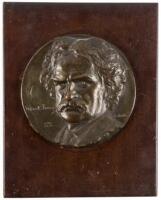 Bas-relief portrait of Mark Twain