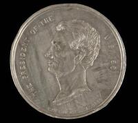 Medal showing a beardless President Lincoln
