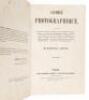 Chimie photographique, contenant les &eacute;l&eacute;ments de chimie expliqu&eacute;s par les manipulations photographiques. -Les proc&eacute;d&eacute;s de photographie sur plaque, sur papier sec ou humide, sur verres au collodion et &agrave; l'albumine. -La mani&egrave;re de pr&eacute;parer soi-m&ecirc;me, d'emplo - 2