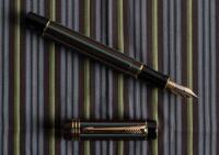 PARKER: Duofold Centennial Chocolate Pinstripe Fountain Pen