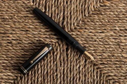 PARKER: Duofold Senior Fountain Pen, Black, UK