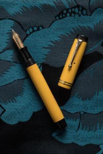 PARKER: Duofold Senior Fountain Pen, Yellow