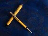 PARKER: Duofold Juniorette Fountain Pen and Propelling Pencil, Yellow