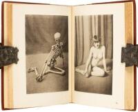 Ein anatomischer Totentanz: unter Mitwirkung von Kunstmaler Fritz Skell; verfasst von Albert Hasselwander