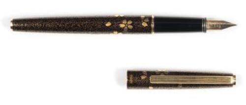 Flower Motif Maki-e Fountain Pen