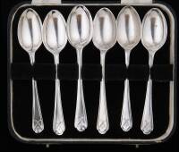 Set of 8 demitasse silver golf spoons with original display box