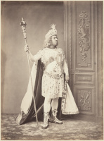 Performer in "Le Chatte Blanche"