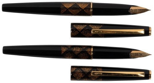 PILOT: Diamond-Patterned Maki-e * Lot of Two Fountain Pens