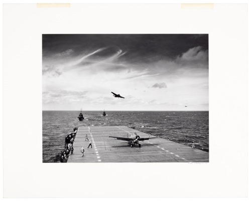 [Aircraft Carrier Landing]