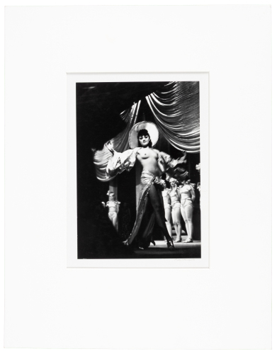 [Burlesque scene]