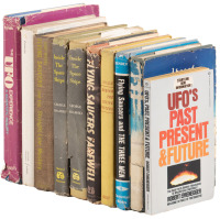 Ten studies on flying saucers and those who operate them - 4 signed