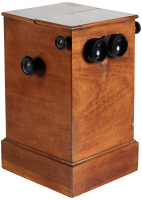 Mahogany tabletop stereoviewer with 50 stereoview cards