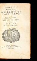 Supplementa Lacunarum in Aenea Tactico, Dione Cassio, et Arriano de Expeditione Alexandri.